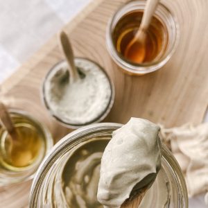sweet almond bentonite clay face mask with ingredients